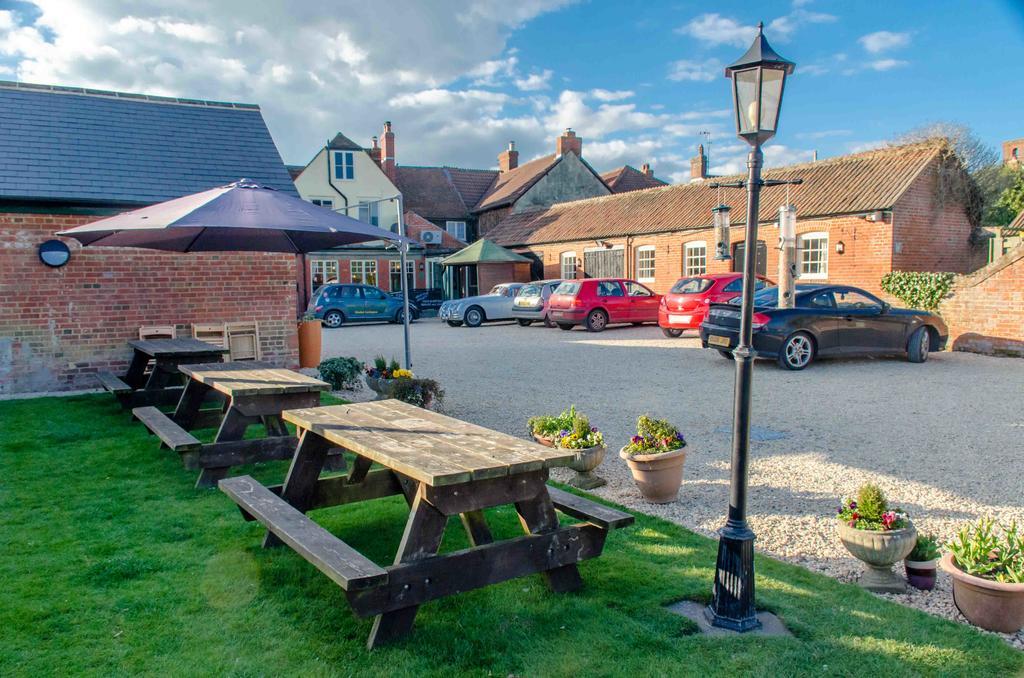 The Green Dragon Market Lavington Exterior photo